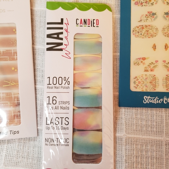 4 different sets Muted colors nail polish strips - Picture 4 of 9